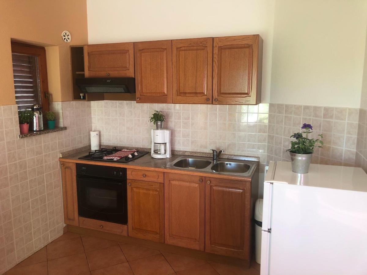 Apartments Fafandjel Rab Town Exterior foto